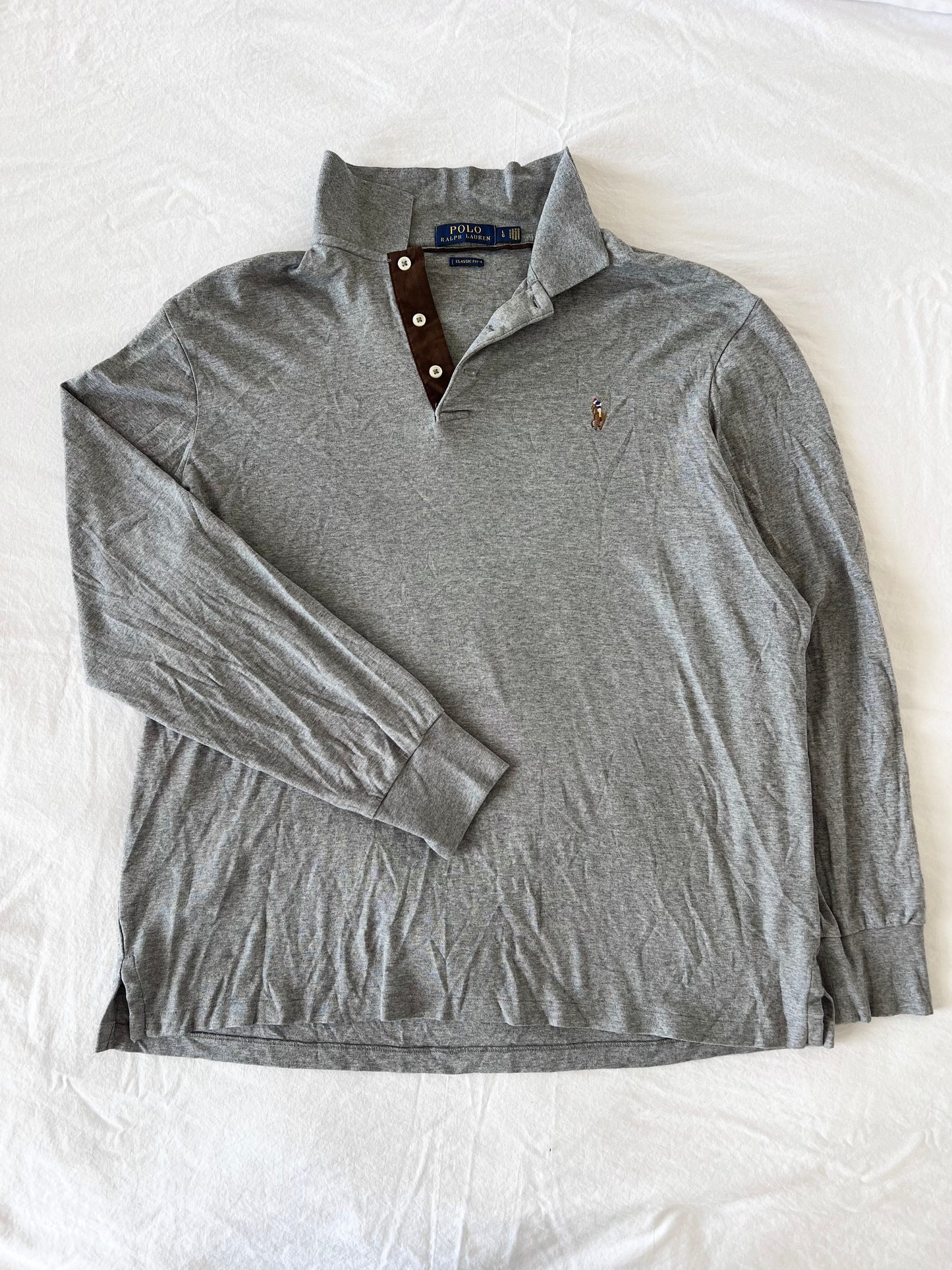 Gray long sleeve shirt